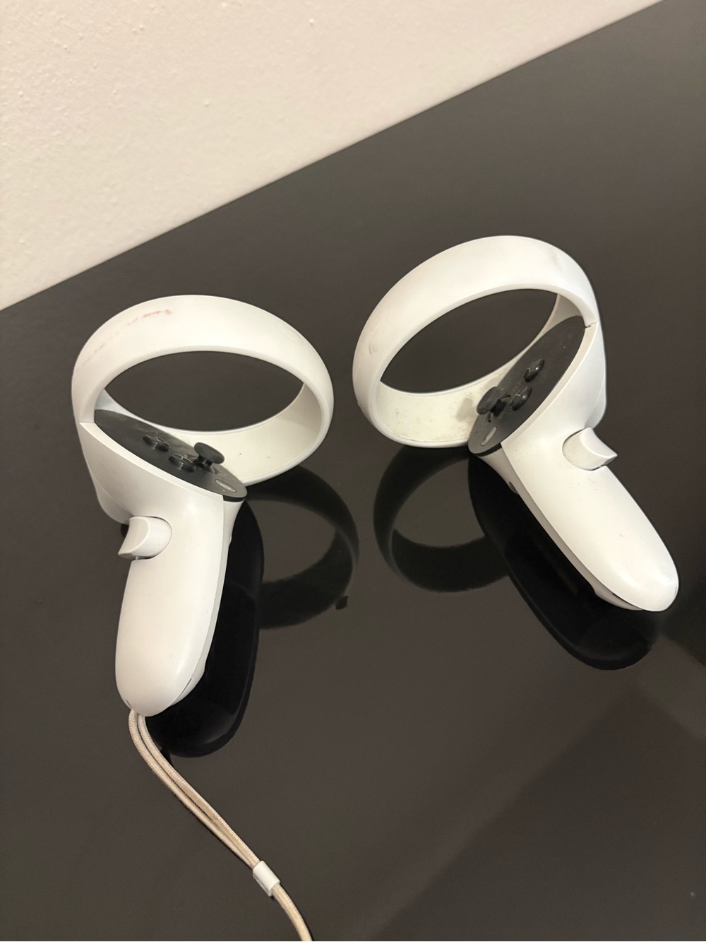 Oculus White VR Touch Controllers - Pair